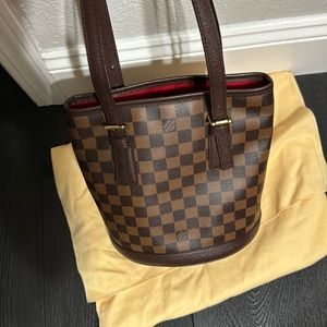 100% authentic Louis Vuitton Marias bucket bag